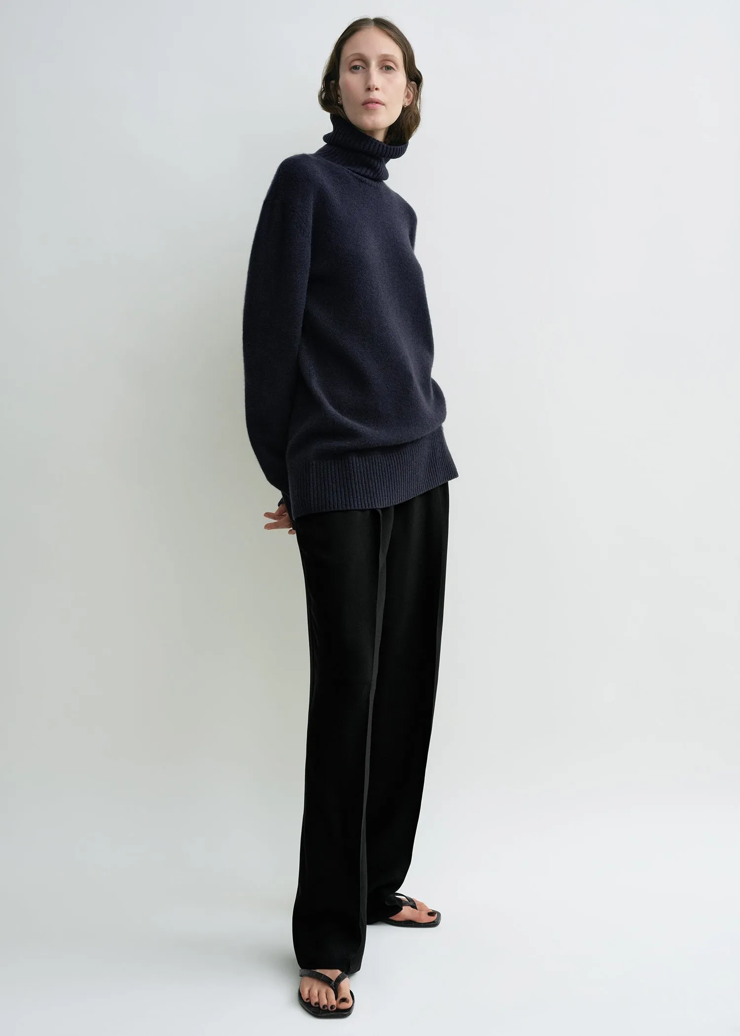 Cashmere turtleneck navy