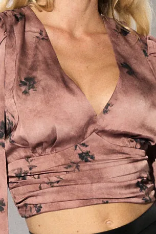 FLORAL PRINT STRETCH SATIN V-NECK PEASANT CROP TOP