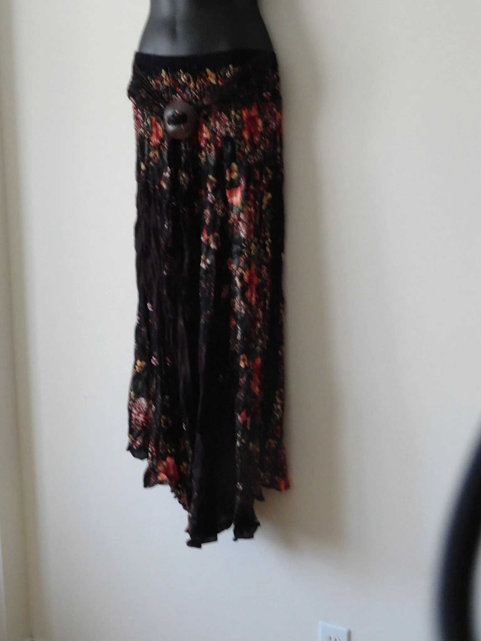 Indian boho, gypsy skirt. Maxi, Indian, long, crushed cotton skirt. Crinkled, Ethnic, Indian skirt. From Artikrti.
