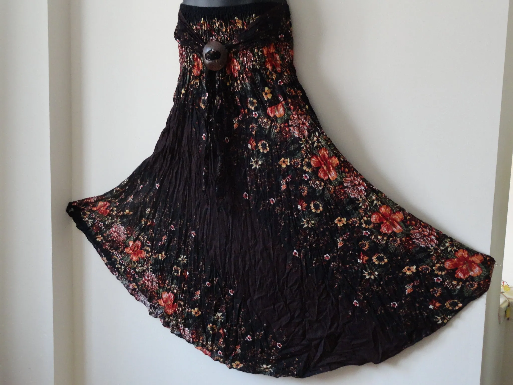Indian boho, gypsy skirt. Maxi, Indian, long, crushed cotton skirt. Crinkled, Ethnic, Indian skirt. From Artikrti.