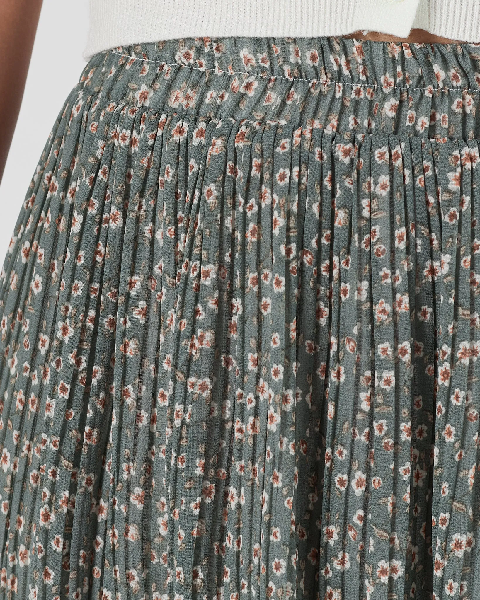 Lady Green Floral Skirts 17.90