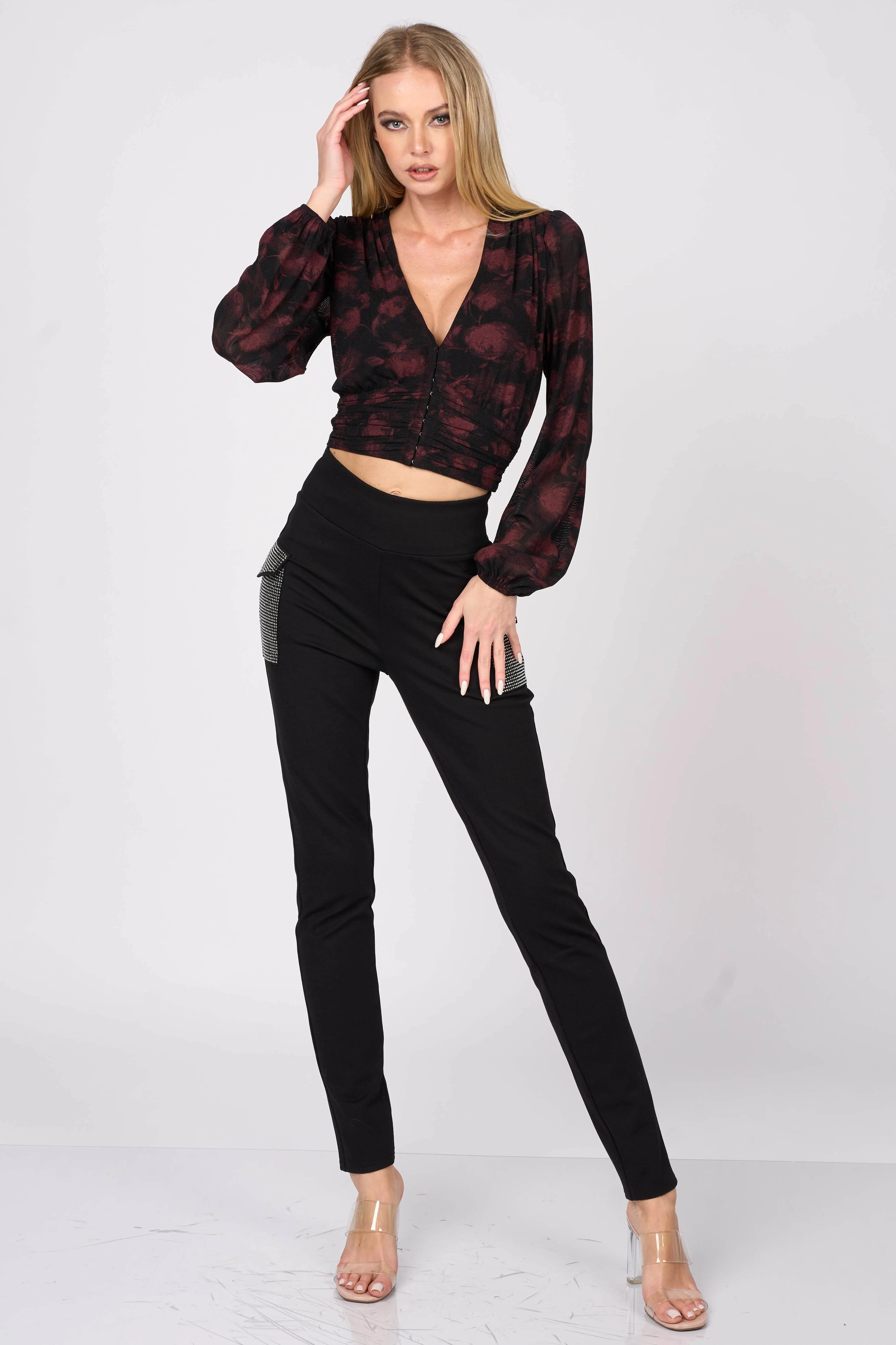 LUXE METALLIC FLORAL PRINT V-NECK PEASANT CROP TOP