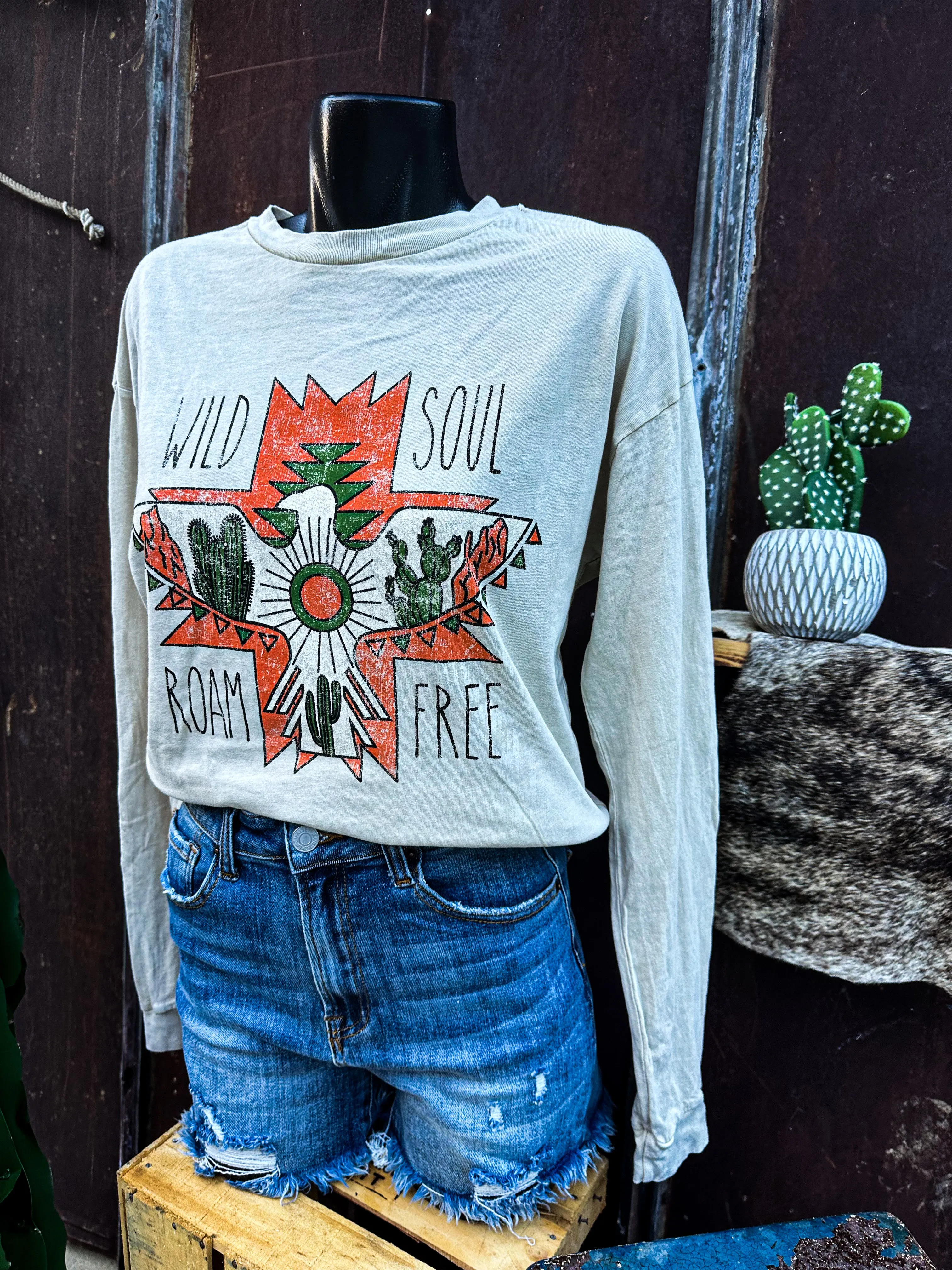 Roam Free Graphic