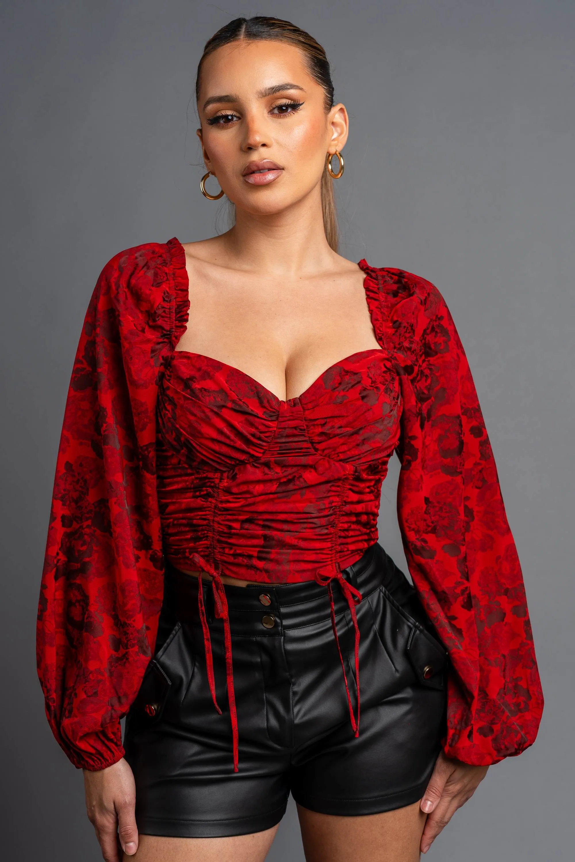 ROMANTIC FLORAL SWEETHEART SMOCKED BACK CROPPED TOP