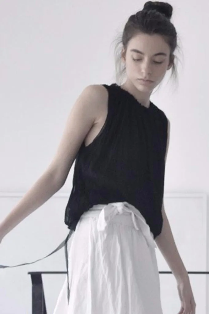 SLEEVELESS SILK CHIFFON CLOUD SHIRT - BLACK