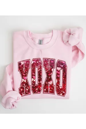 XOXO GRAPHIC SWEATSHIRT